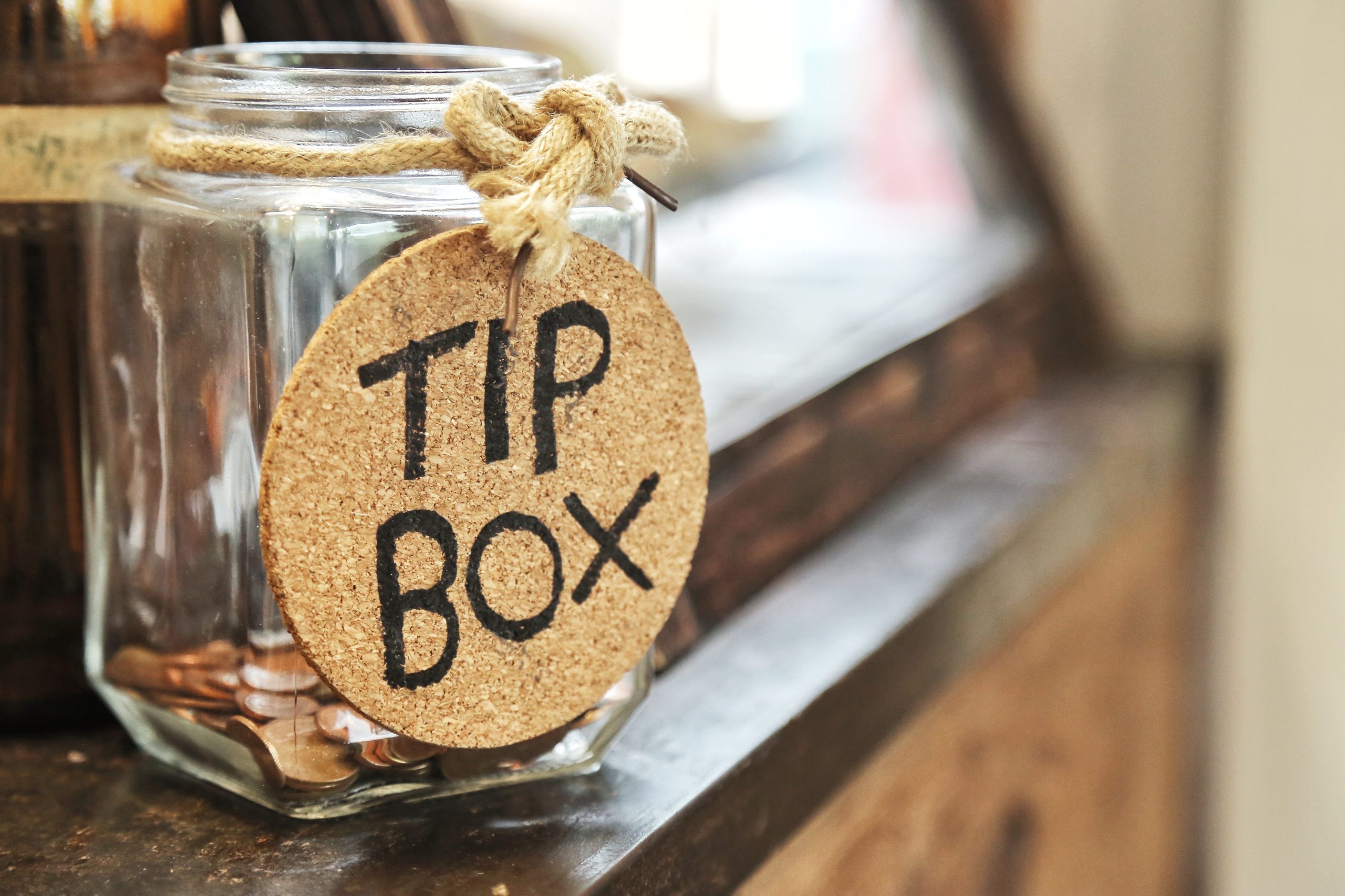 Tipping auto locksmith